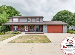 501 Tamula Dr, Mahomet, IL 61853