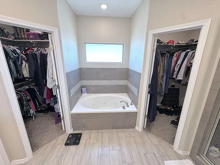 7805 Enchanted View Dr — Photo 26