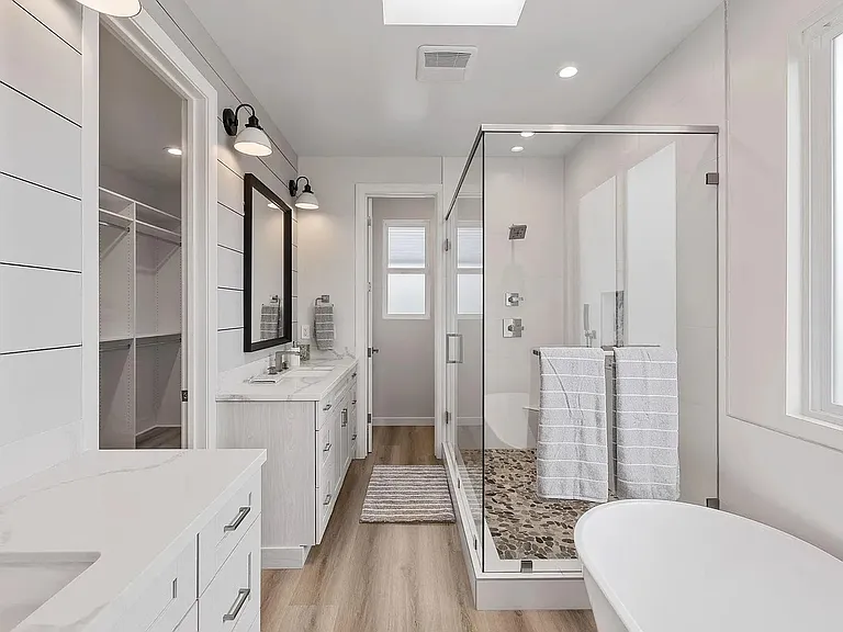 2423 Curtis Ave — Photo 7