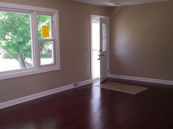 3rd image of 1610 89th Ave W