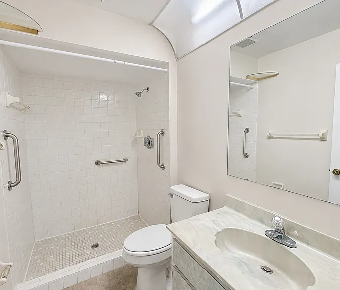 320 SW 3rd Pl #3 — Photo 14
