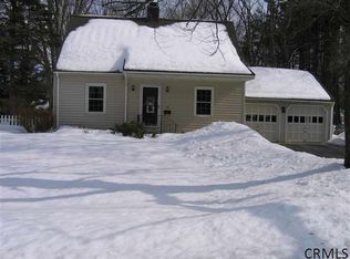 18 N Jennifer Rd, Schenectady, NY 12302