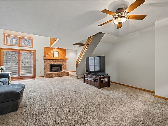 5th image of 1404 Towne Square Dr