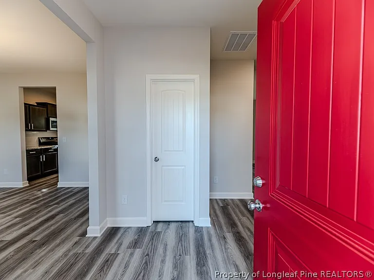 87 Onslow Ct — Photo 3