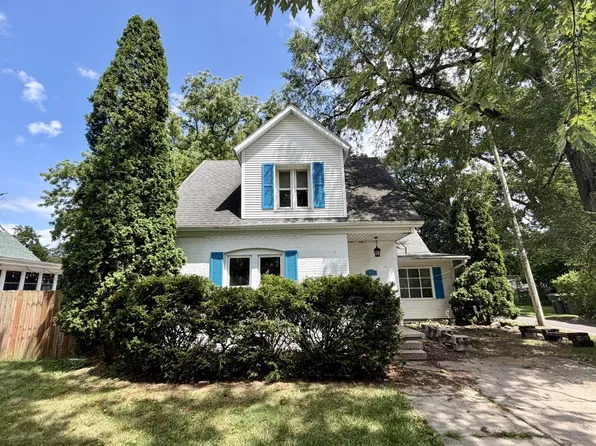 406 Locust St, Valparaiso, IN 46383