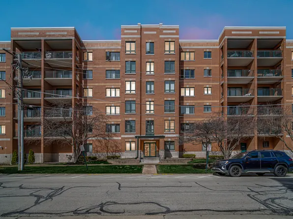 1636 Ashland Ave Unit 209, Des Plaines, IL 60016