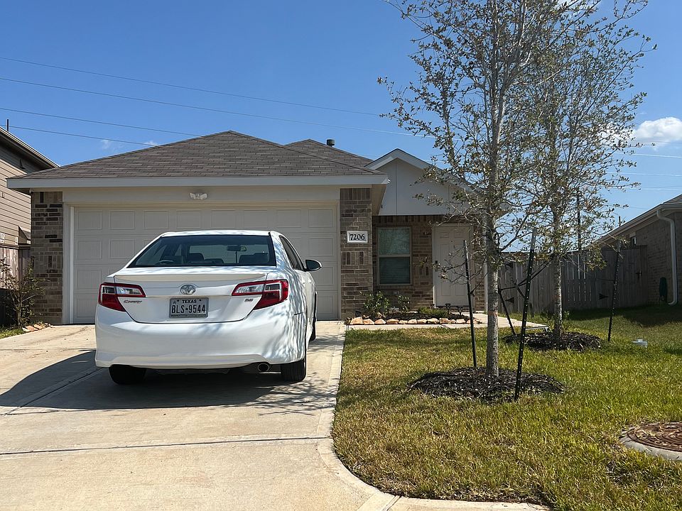 1st image of 7206 Clover Chase Dr