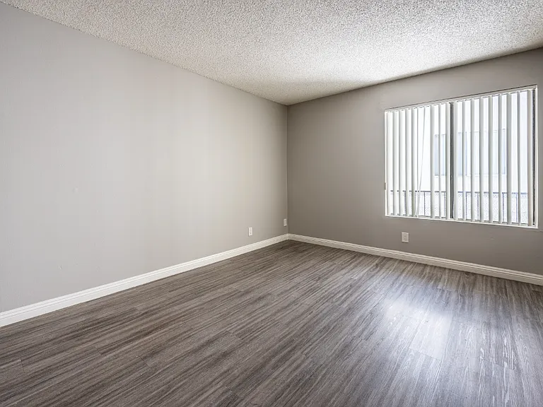 14200 Victory Property — Photo 12