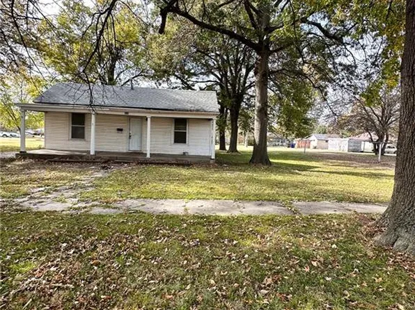 411 S Tennessee Ave, Columbus, KS 66725
