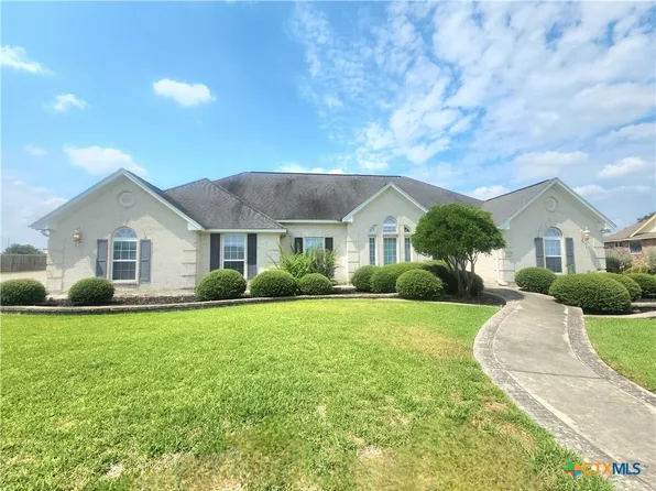 103 Laurel Oak Cir, Cuero, TX 77954