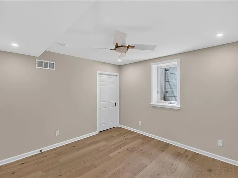 4996 N Peachtree Rd — Photo 26
