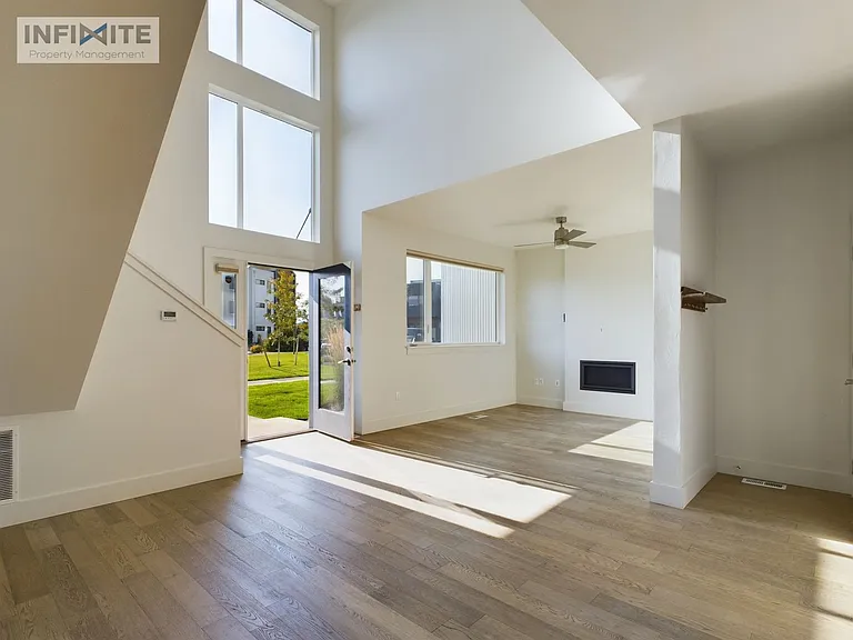 3864 Blondie St — Photo 5
