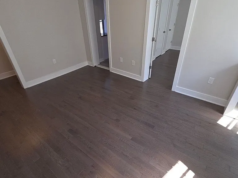 713-715 Bergen Ave — Photo 5