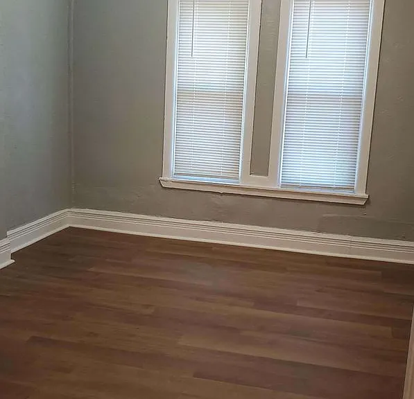 809-811 Herman Ave — Photo 3