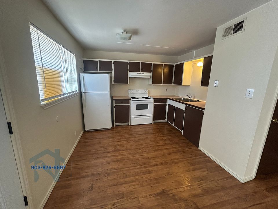 1st image of 302 Georgia St #10