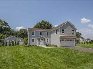 1 Chatham Dr, Norwalk, CT 06850