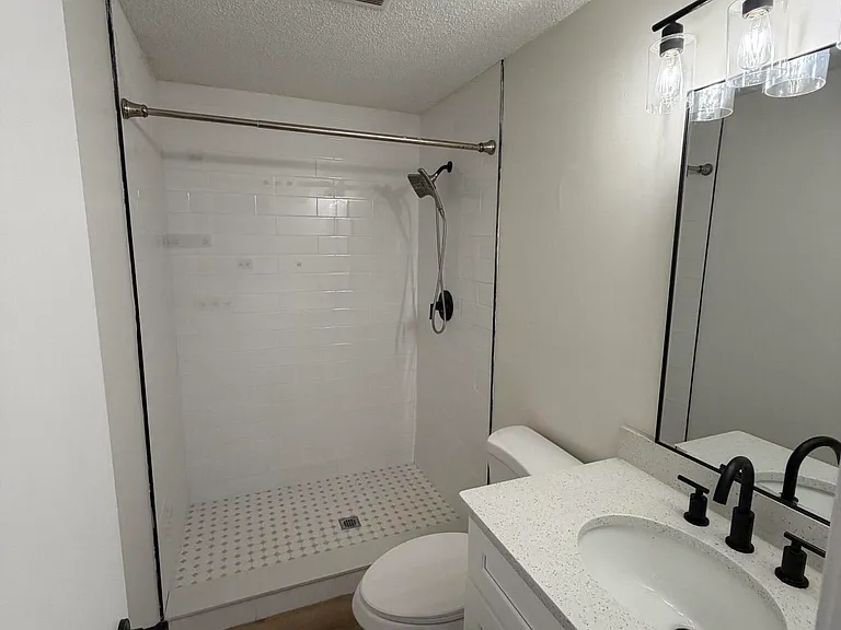 7539 Walden Rd E — Photo 10