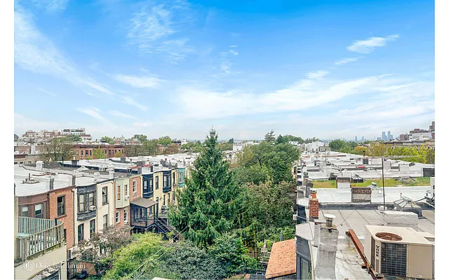 Sold by Douglas Elliman | media 18