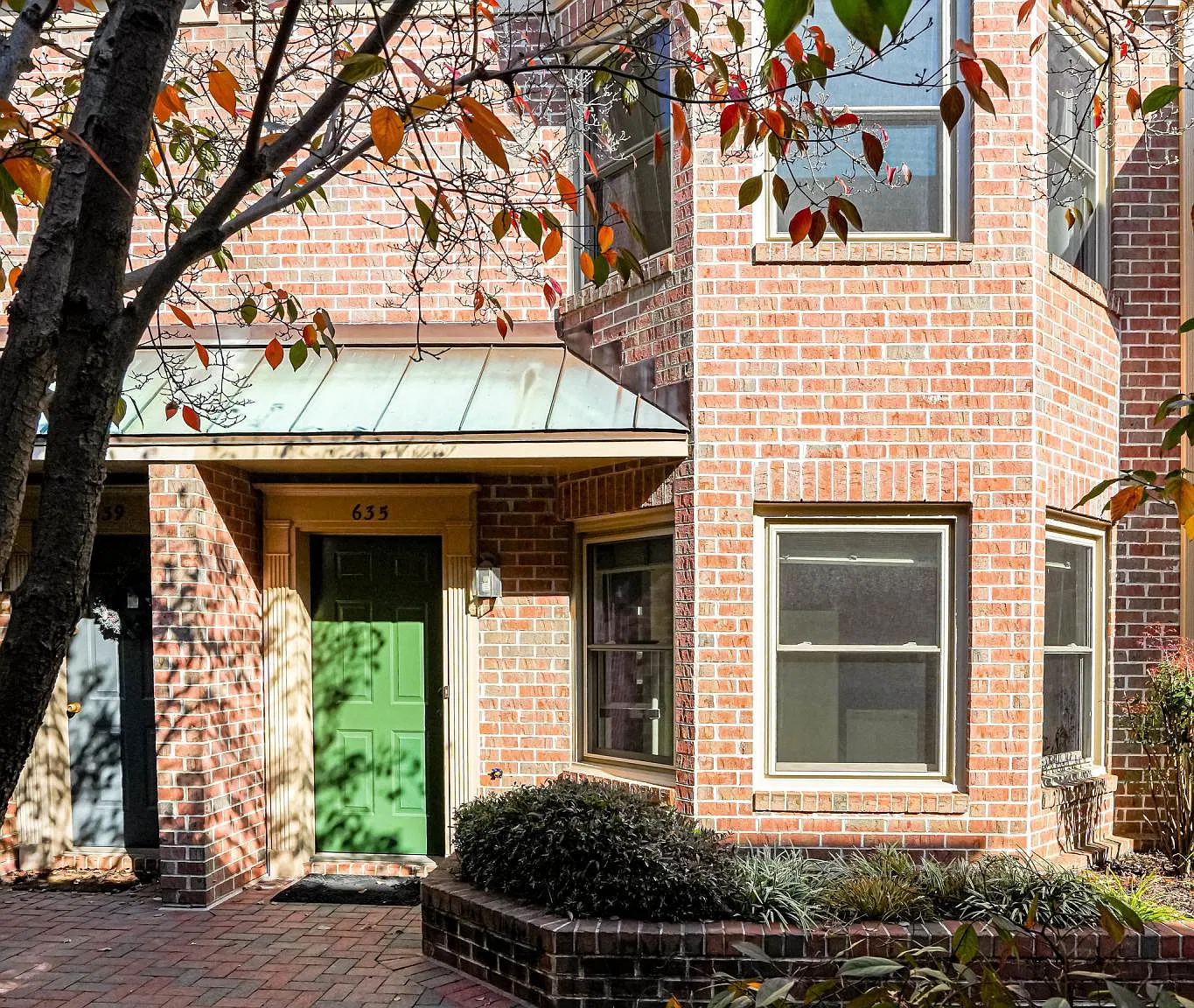 635 N Tazewell St — Photo 2