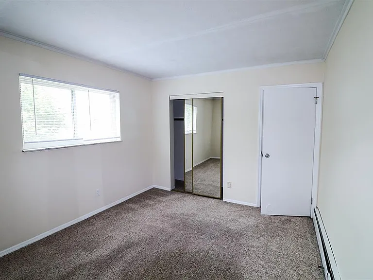 302 Oak Street — Photo 8