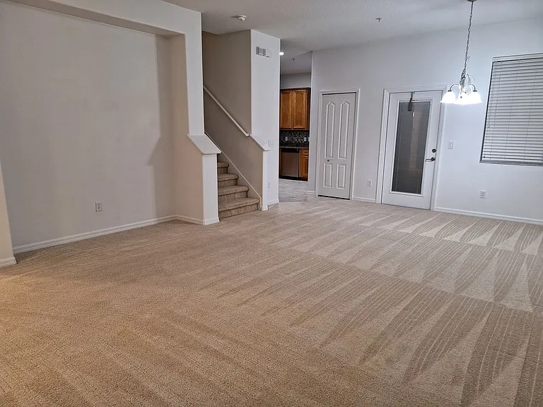1017 Priory Cir — Photo 37