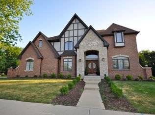 105 Aprina Ln, Bloomingdale, IL 60108