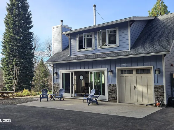 713 Mountain Oak Dr, Mount Shasta, CA 96067