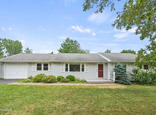 46 Cobbleview Rd, Williamstown, MA 01267