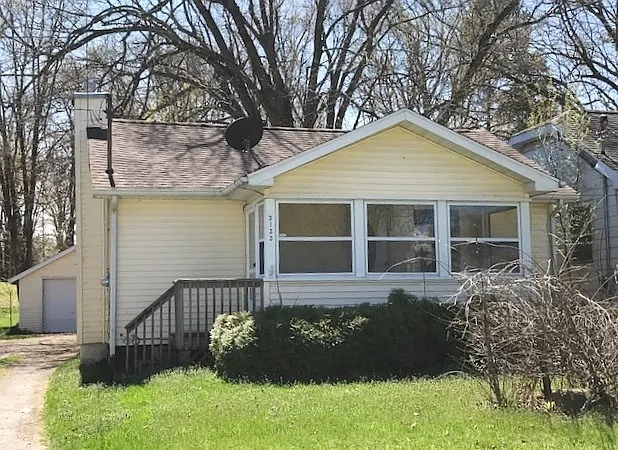 3133 Hayes St photo 1