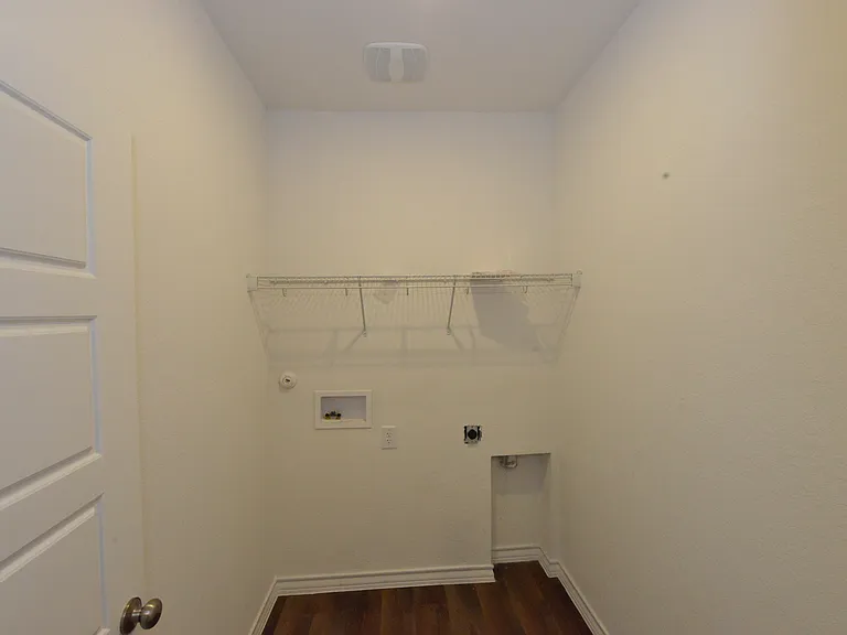 141 Winding Windmill — Photo 18