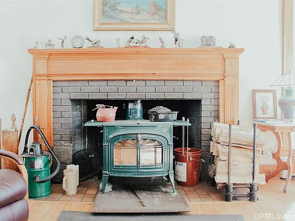 4th image of 16542 Hebard Ave
