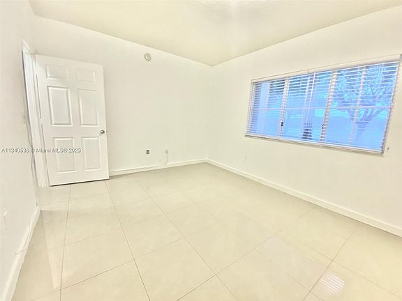 5th image of 2549 Centergate Dr APT 105