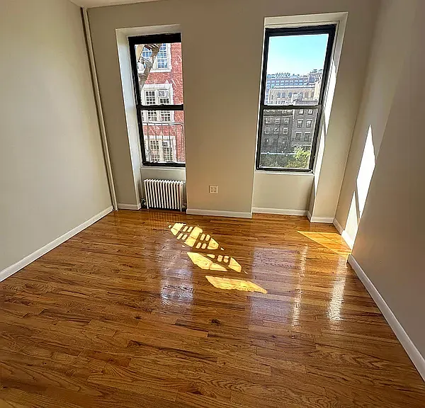 327 W 21st St #4W — Photo 3