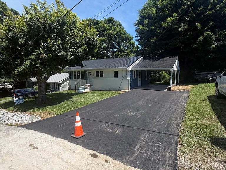 605 Cedar St — Photo 3