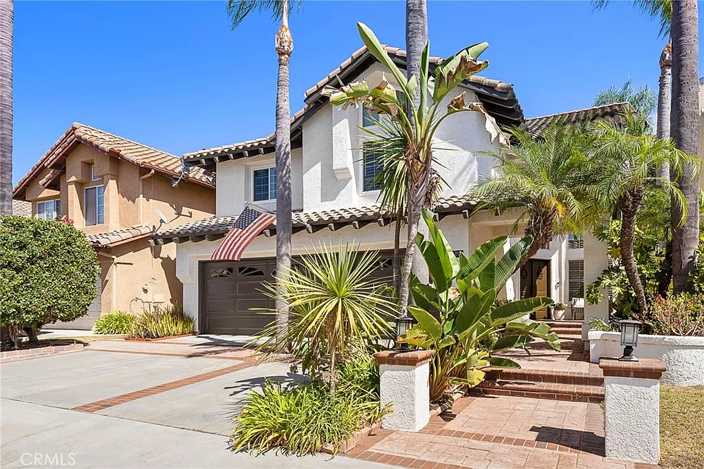 4 bed, 2.5 bath, 2229 sqft, $6,500 — Photo 2