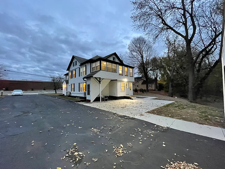 415 Naubuc Ave #1 — Photo 12