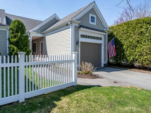 8 Hollyhock Knoll Court UNIT 8, Bourne, MA 02532