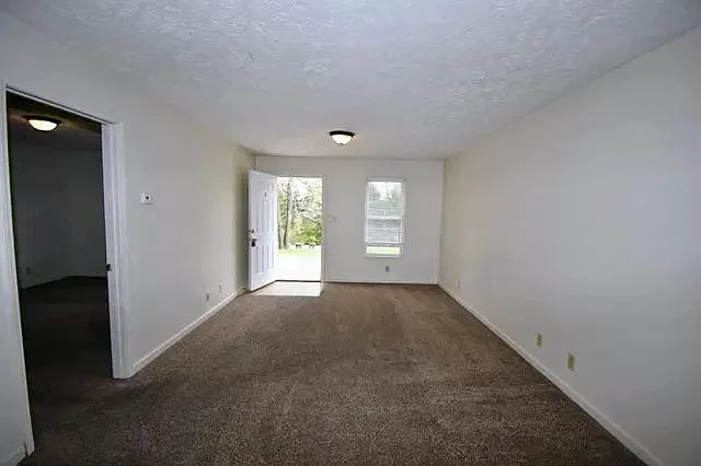 178 Hadley Dr #C — Photo 3