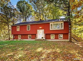 14 Country Village Lane, Clinton, CT 06413