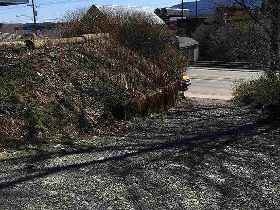 4th image of 3158 Tongass Ave