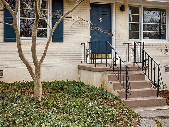 2nd image of 1130 N Carter Rd