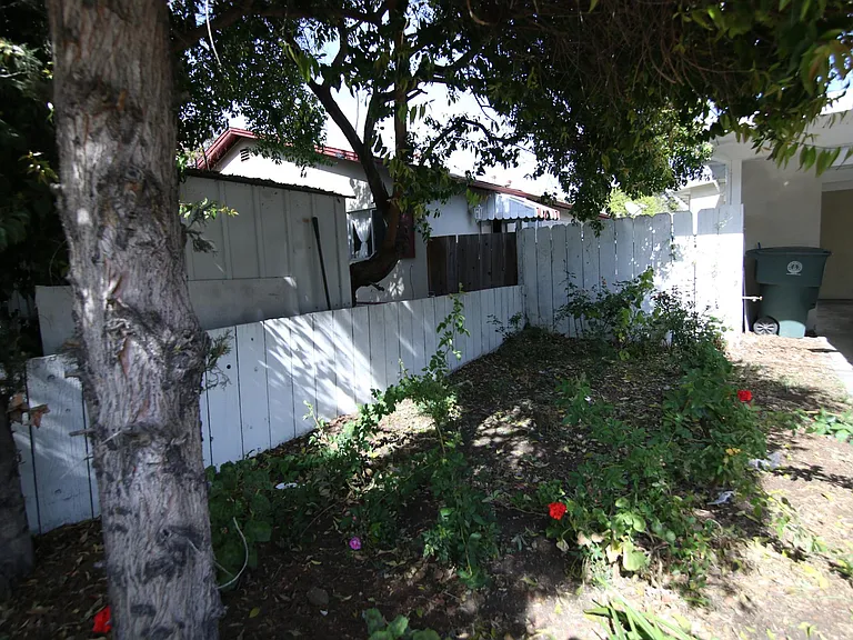 3271 Alma St — Photo 65