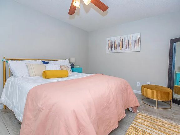 4th image of 6250 Ivanhoe Ln APT 10