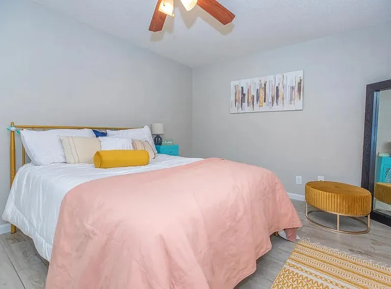 Huntington Park Apartments — Photo 4
