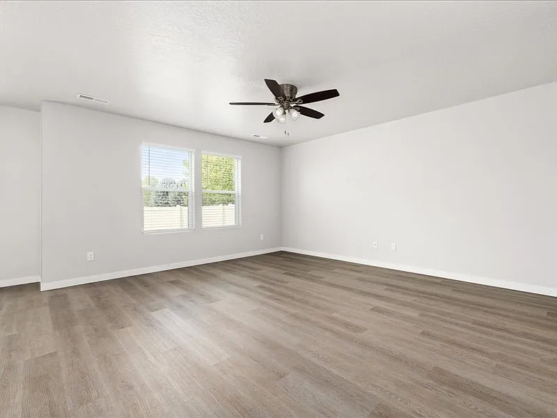 4 bed, 2.5 bath, 2191 sqft, $2,795 — Photo 4
