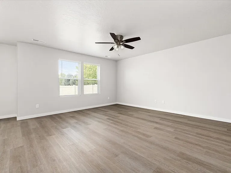 5032 W White Birch St — Photo 4