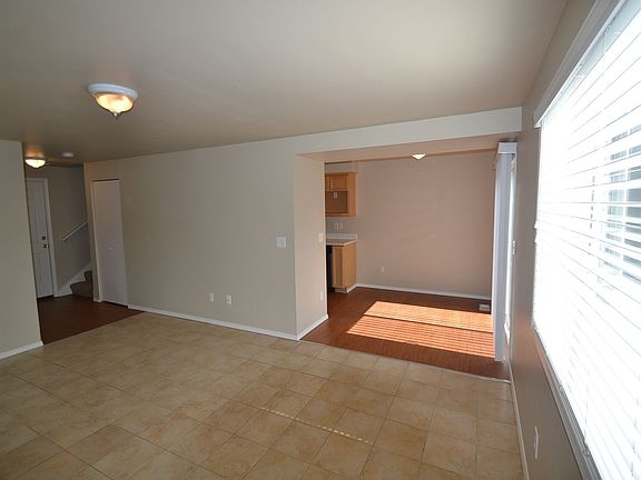 3rd image of 4412 149th St NE