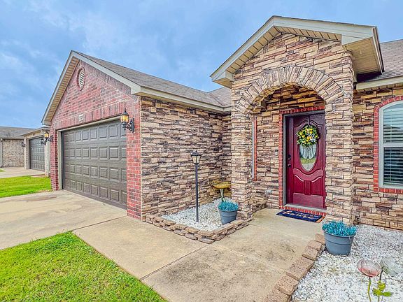 2nd image of 5509 Little Elm Ln