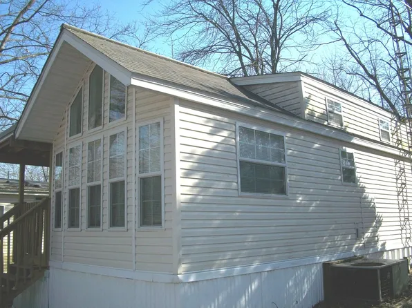 21-176 Woodhaven Dr E, Sublette, IL 61367