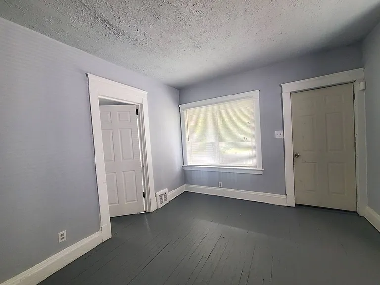 3415 E 114th St — Photo 35